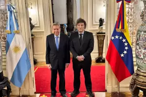 En medio del conflicto por el gendarme detenido, Milei respald a Gonzlez Urrutia