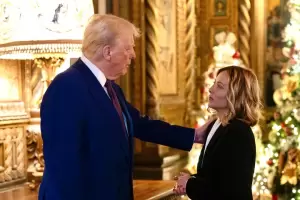 Meloni viaj por sorpresa a Estados Unidos para entrevistarse con Trump