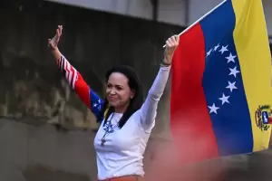 Corina Machado denunci� que el r�gimen no la deja regresar a Venezuela