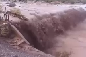 En Fiambal: impactante crecida del Ro Guanchn