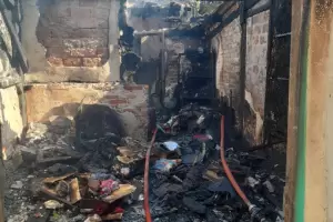 Devastador incendio de una vivienda en Capital: los daos son totales