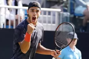 Cerndolo avanz en el Abierto de Australia tras una contundente victoria ante Bublik