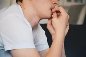 Segn la psicologa, Qu significa morderse las uas siempre?