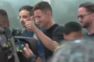 Ander Herrera lleg a la Argentina y lanz: "Habl con Paredes para que venga a Boca"