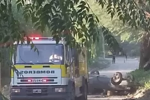 Un hombre perdi el control de su auto y volc en Andalgal