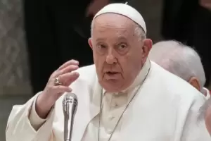 Francisco agradeci el alto el fuego y pidi "una solucin justa para los dos Estados"