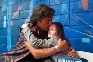El conmovedor momento entre Diego Torres y una fan muy especial en Jess Mara