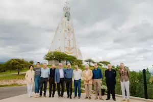 Jalil y los representantes de Loro Piana de recorrido por el interior provincial