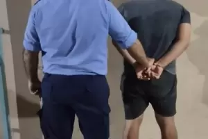 Violent a un mujer en plena calle y lo detuvieron