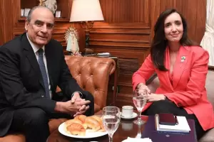 Francos va al Senado por las Extraordinarias y suma a Villarruel