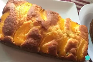 Fcil y rico: cmo hacer budn de duraznos en almbar y dulce de leche