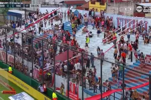 Se escucharon disparos fuera del estadio en el partido entre Barracas y Racing