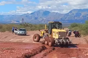 Piden transitar con precaucin por crecidas de ros en Fiambal