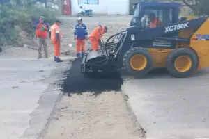 Vialidad Nacional bachea el tramo de Las Mojarras a Fuerte Quemado