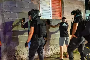 Demoran a adolescentes y aprehenden a un joven tras el despeje de una fiesta clandestina