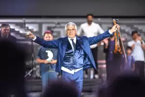 Cosqun 2025: Peteco Carabajal eterno y la Bersuit contra Milei