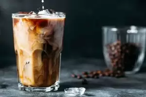 Ni leche ni t: la bebida refrescante para combatir el calor que causa furor