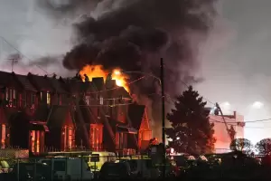 Otra tragedia area en EE. UU.: un avin se estrell en una zona residencial