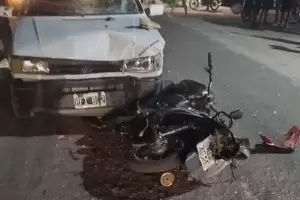 Accidente fatal: un hombre muri tras chocar con su motocicleta contra un automvil