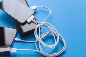 Paso a paso: Cmo cargar el celular cuando no tenemos luz en nuestros hogares?