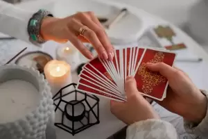 Tarot: Cul es tu fortuna para este sbado 12 de abril de 2025?