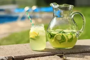 Cmo hacer limonada de 1 litro con un solo limn, refrescante y en menos de 10 minutos