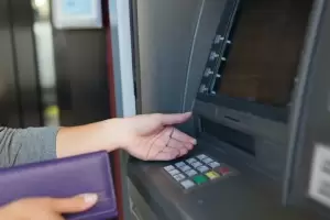 Cunto cobra un cajero de banco en febrero 2025?