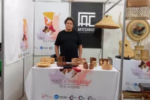 Artesanos catamarqueos participan de la Fiesta Nacional de la Artesana en Coln