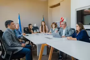 La Provincia acord con los gremios estatales un nuevo incremento salarial