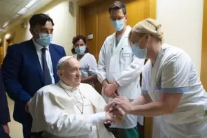 El primer parte mdico del papa Francisco tras ser internado