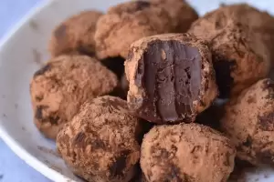 Cmo hacer trufas de chocolate?, receta fcil con 4 ingredientes