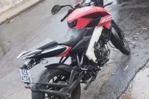Secuestran una motocicleta por alcoholemia positiva y arrestan a dos jvenes