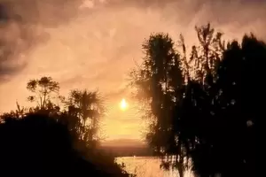 Sorpresa en Bariloche: un meteoro ilumin el cielo en la madrugada y produjo un boom snico