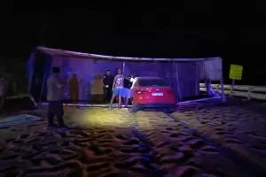 Dos personas heridas tras un vuelco y choque en la ruta 38