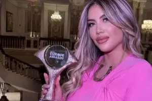 Wanda Nara gan� el premio a la Mujer del A�o en Estambul