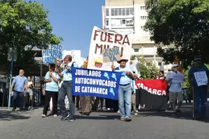 Jubilados autoconvocados otra vez marcharon contra Milei