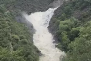 Crecida de ros afectan el suministro de agua potable