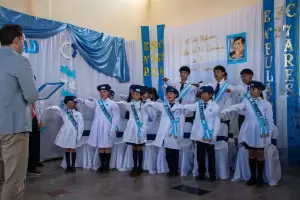 Alumnos de periodo especial prometieron lealtad a la bandera