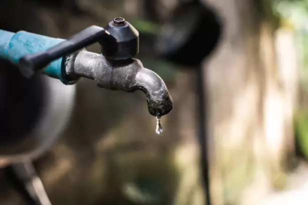 Rotura de un ca�o deja sin agua a barrios de la zona sur de la Capital