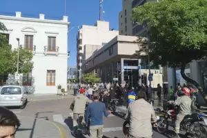 Trabajadores de Obras pblicas vuelven a marchar y reclaman audiencia con Jalil