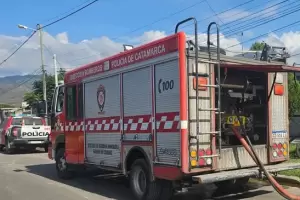 Se incendi una vivienda y un joven tuvo que ser hospitalizado