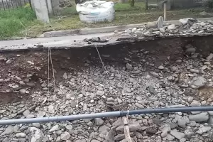 Vecinos de la zona Sur denuncian que hay un pozo abierto desde hace dos meses