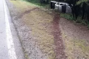 Impactante vuelco en la Quebrada de Beln