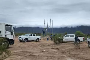 Comenzaron a reponer las lneas de alta tensin en el interior