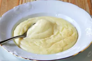 Cmo preparar salsa blanca con maicena?