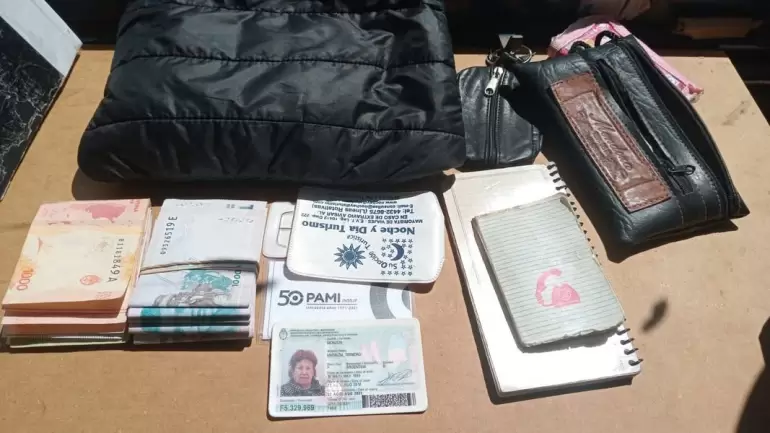 Polica devuelve bolso con ms de 500 mil pesos