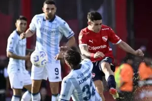 Independiente empat con Racing y sigue siendo puntero