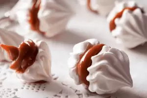 Paso a paso: Cmo hacer merenguitos con dulce de leche?