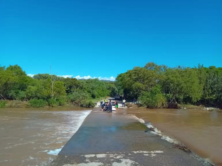 docente qued varada en Pomancillo