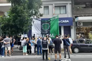 Trabajadores de Casa de Catamarca en CABA reclaman intervencin del gobernador
